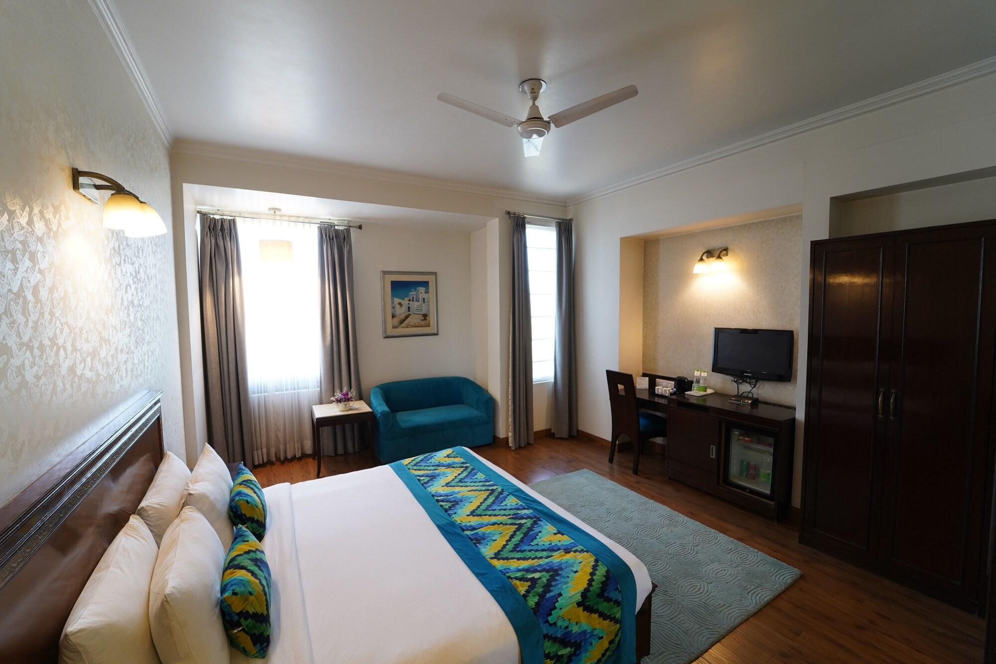 Rockland Hotel, C.R Park Neu-Delhi Exterior foto