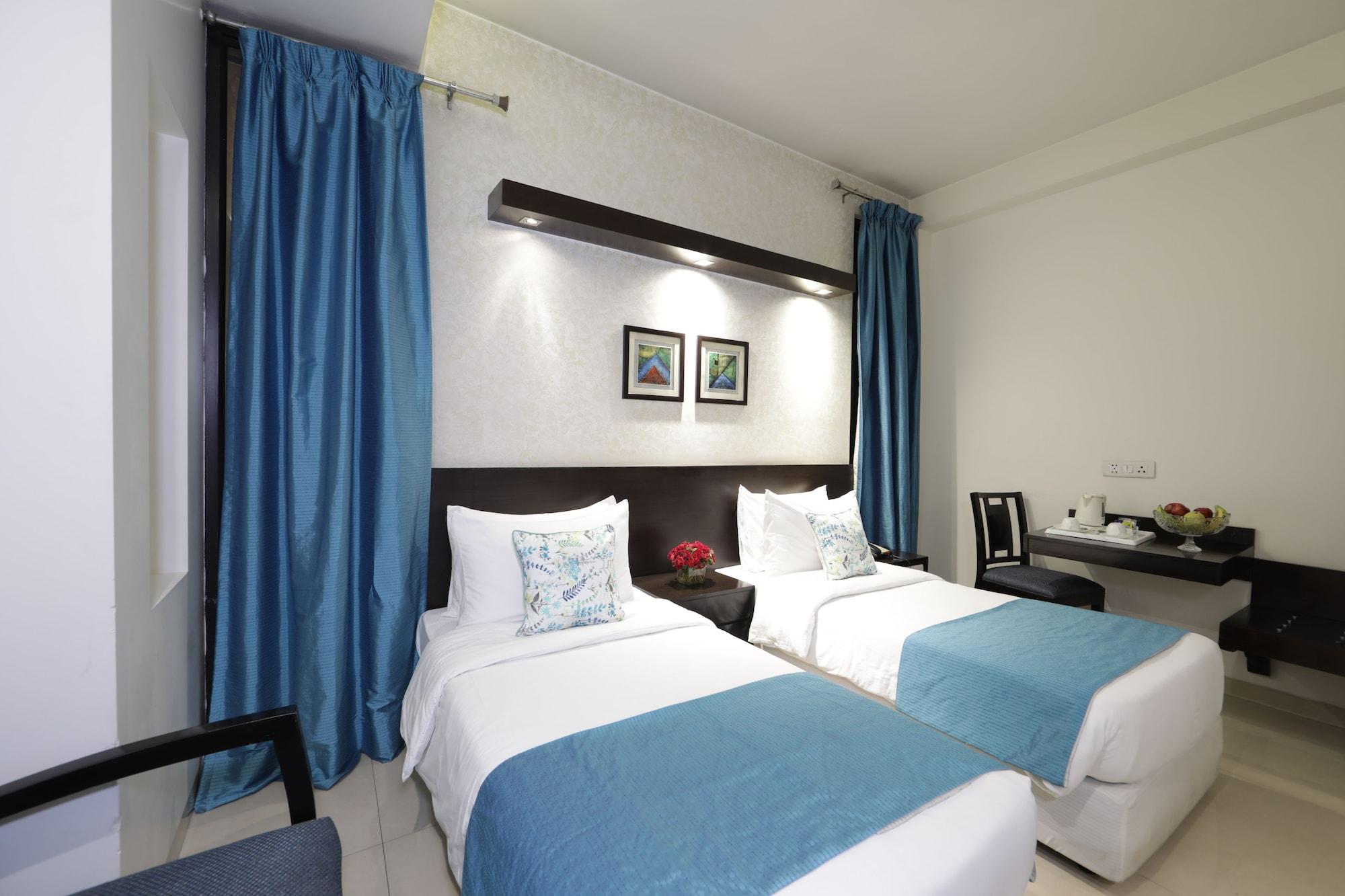 Rockland Hotel, C.R Park Neu-Delhi Exterior foto