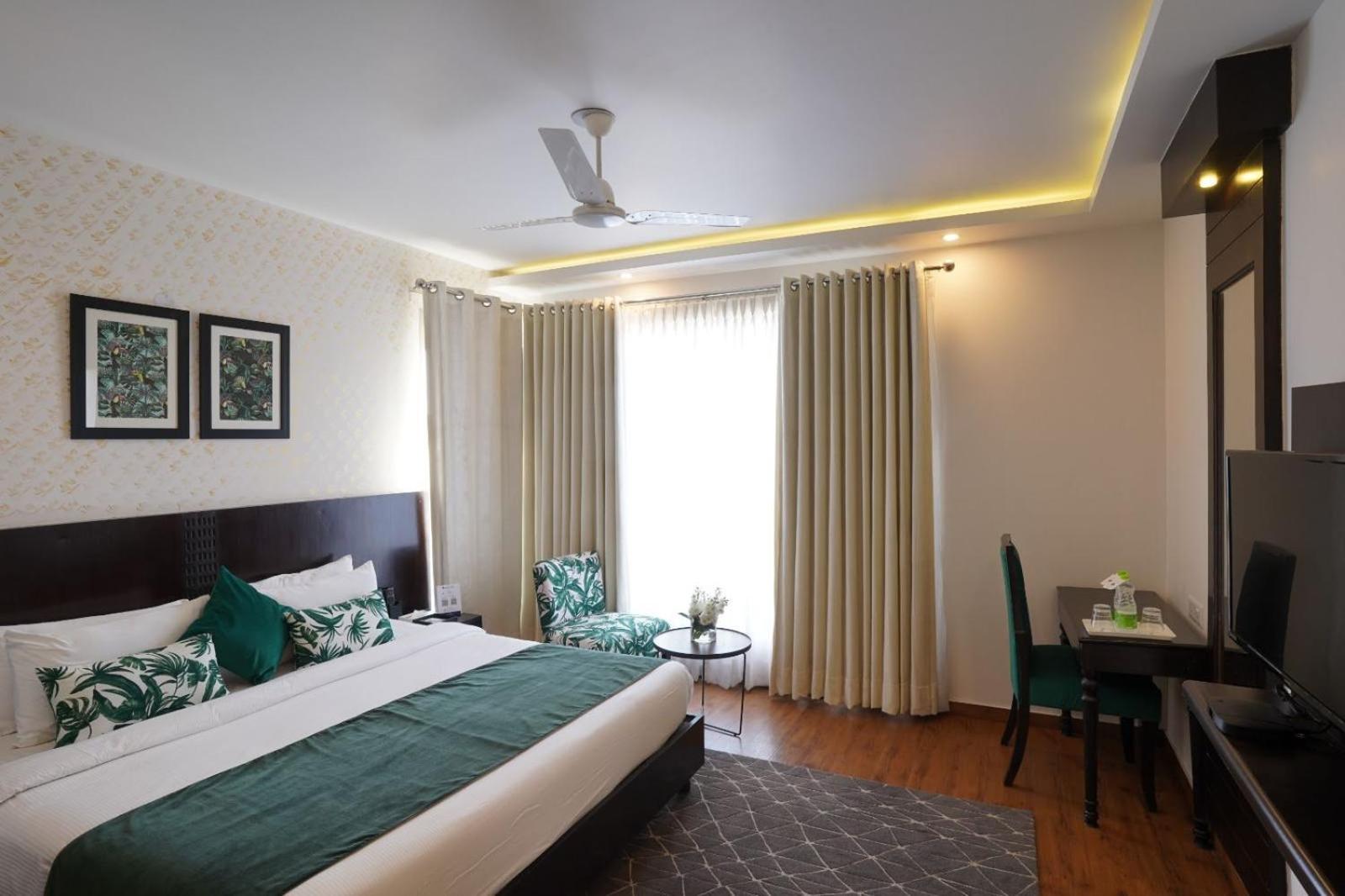 Rockland Hotel, C.R Park Neu-Delhi Exterior foto