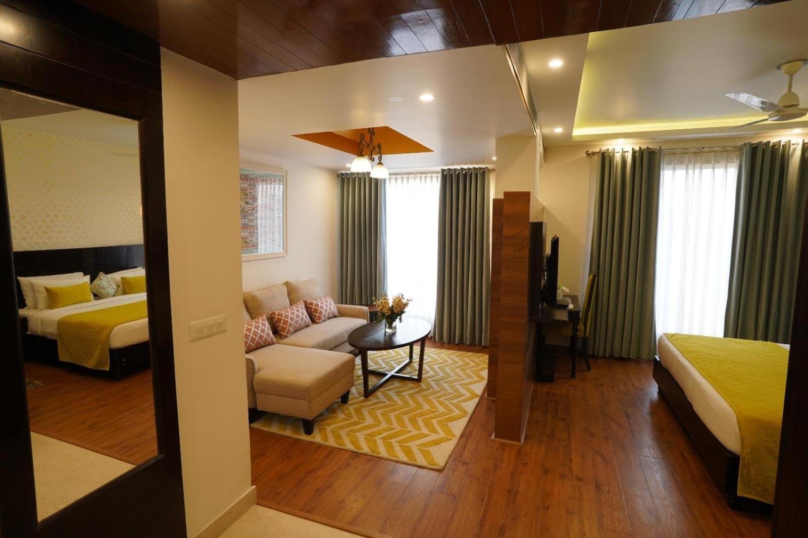 Rockland Hotel, C.R Park Neu-Delhi Exterior foto
