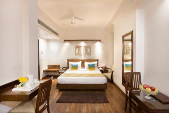 Rockland Hotel, C.R Park Neu-Delhi Exterior foto