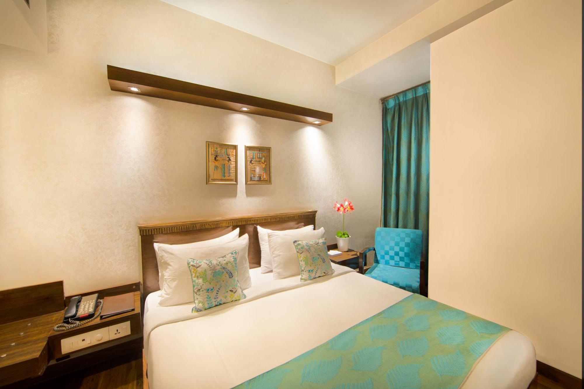 Rockland Hotel, C.R Park Neu-Delhi Exterior foto