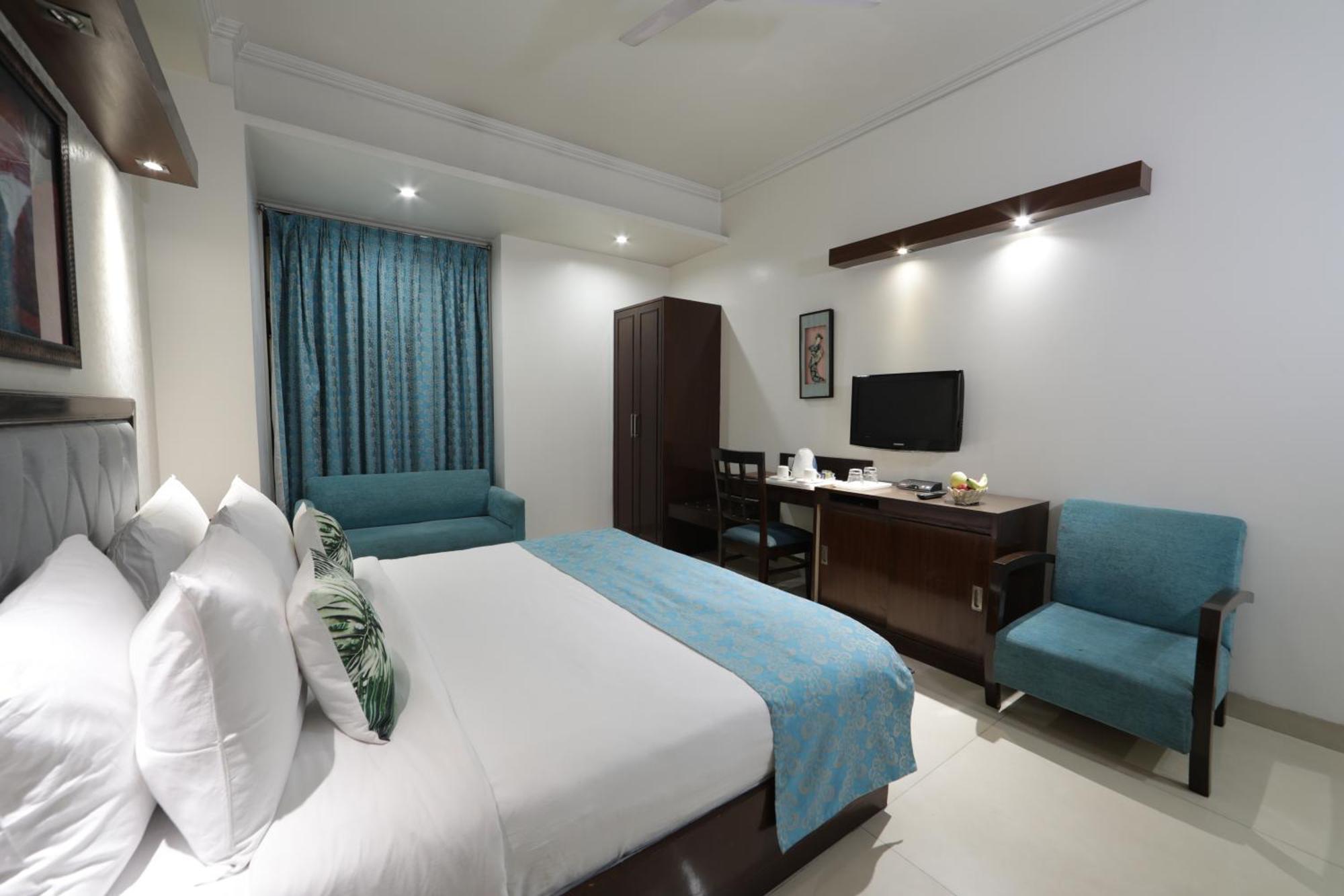 Rockland Hotel, C.R Park Neu-Delhi Exterior foto