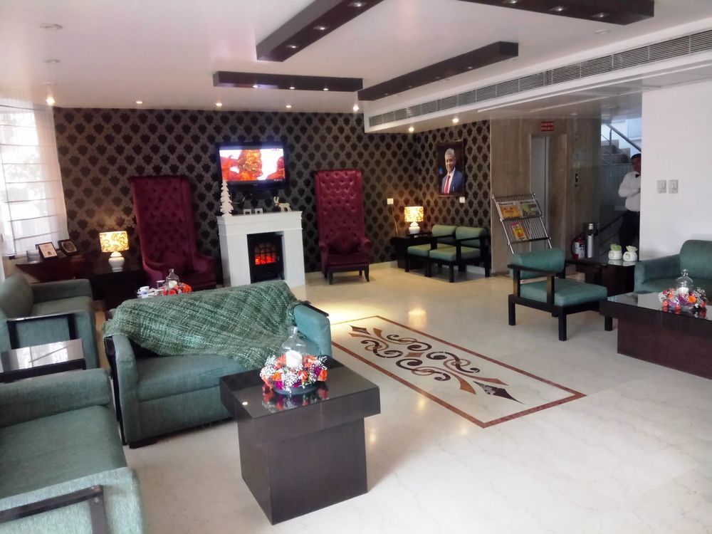 Rockland Hotel, C.R Park Neu-Delhi Exterior foto