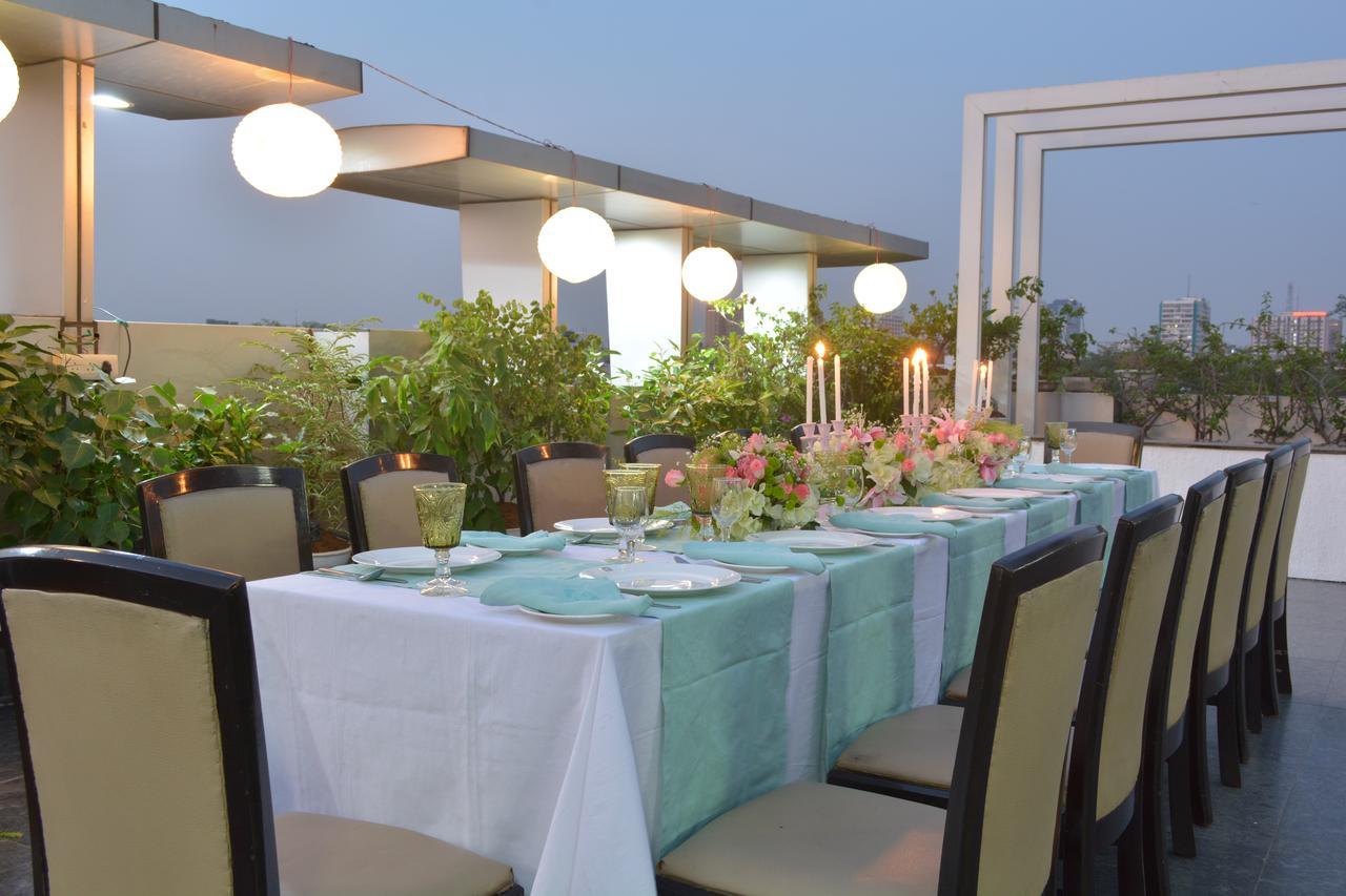 Rockland Hotel, C.R Park Neu-Delhi Exterior foto